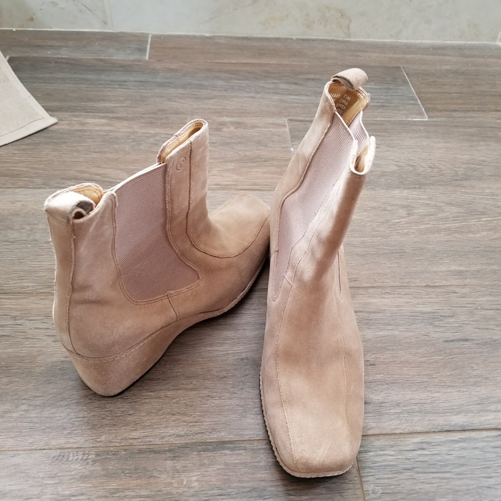Tan Boots